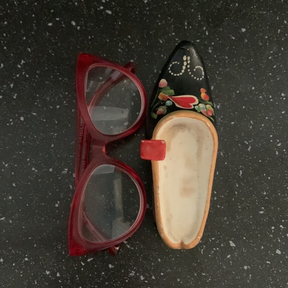 Vintage Wooden Shoe Handpainted - Picture 5 of 5